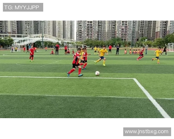 足球明星校园卡助力年轻球员梦想成真开启校园足球新篇章 足球明星校园卡助力年轻球员梦想成真开启校园足球新篇章