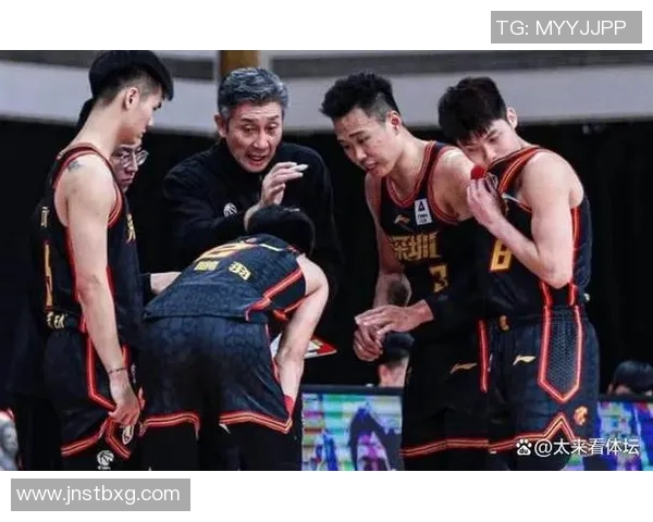 深圳足球队在冠军赛中的个人能力展现与战术配合分析